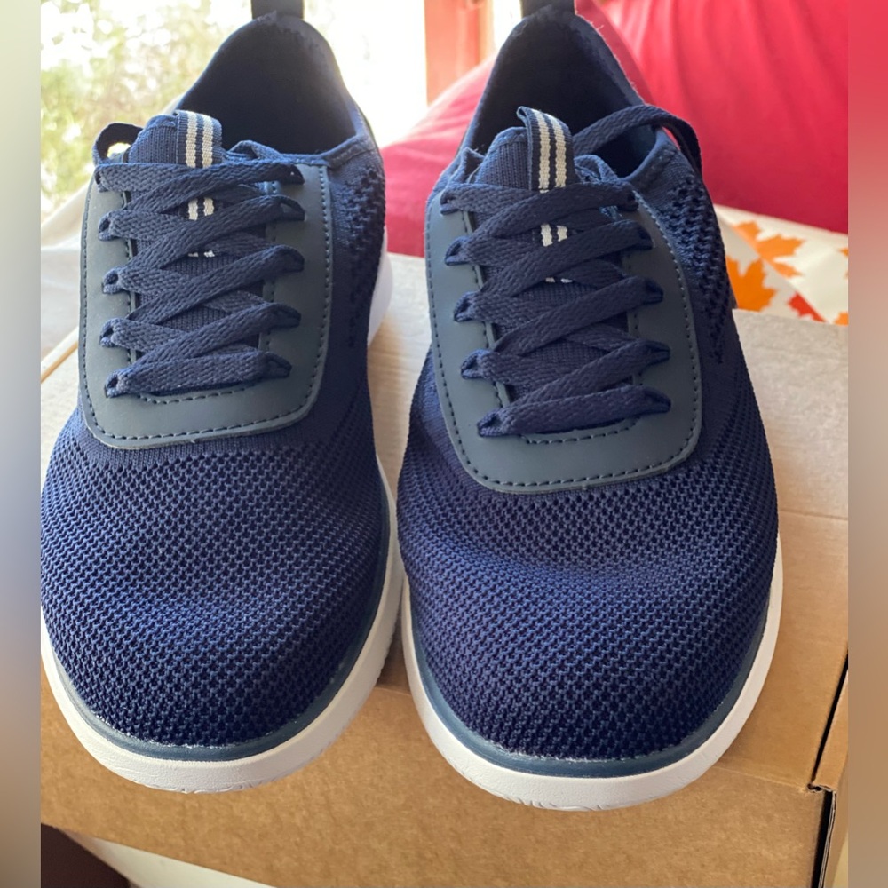 NAUTICAL MENS SHOES NWOB